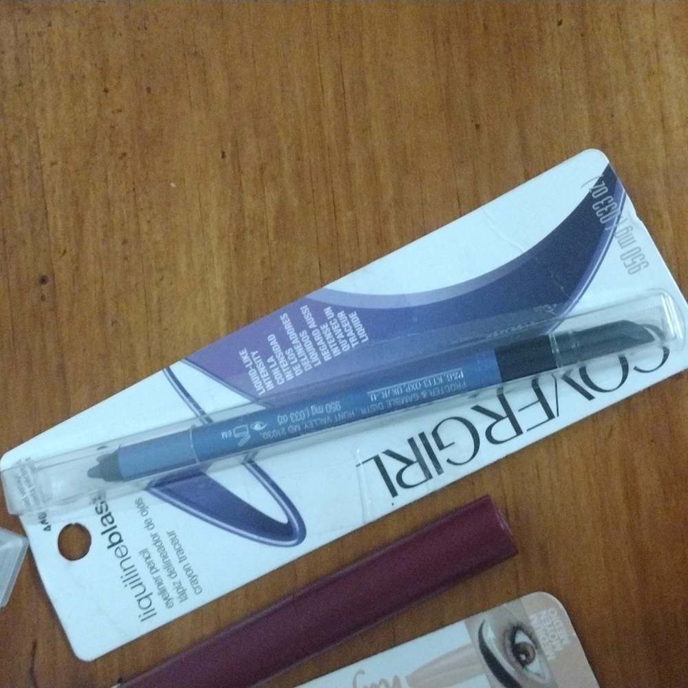 Make Up Bundle - Picture 5 of 11